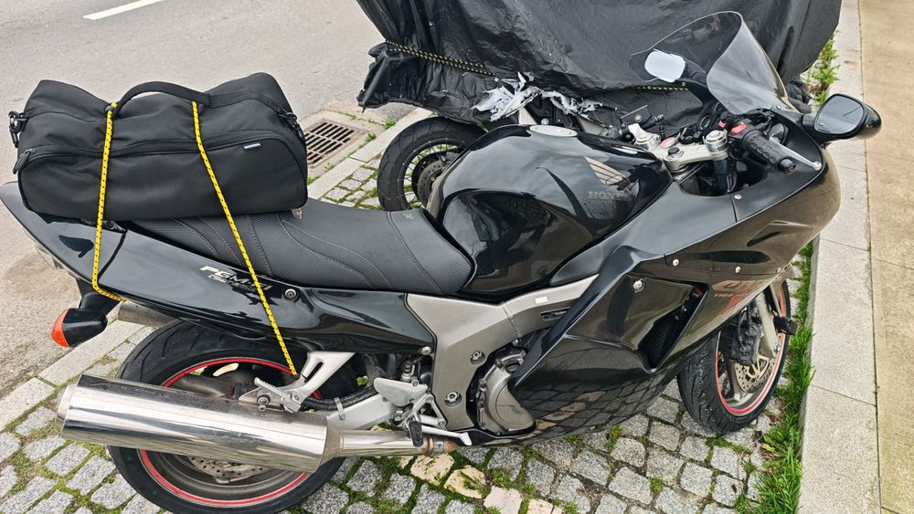 Vendo CBR 1100 XX ano 2000