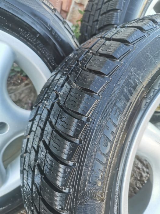 Pneus Michelin 205/65 R15 T