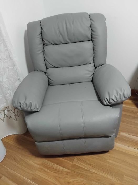 Sofá relax praticamente novo.