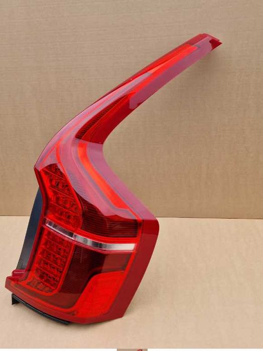 volvo xc90 фонари левый правый