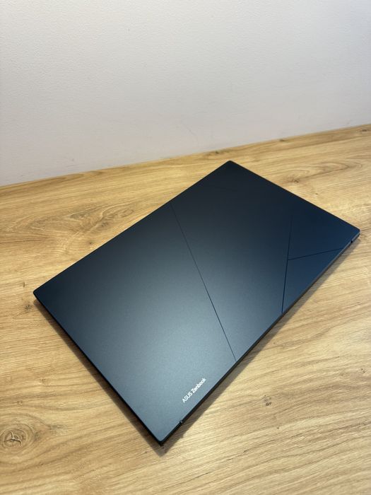 Asus Zenbook 15" OLED, 120 HZ, 32Gb/1Tb, Ryzen 7 7735U, 8 ядер, 65 Wt•год., Ідеальний стан