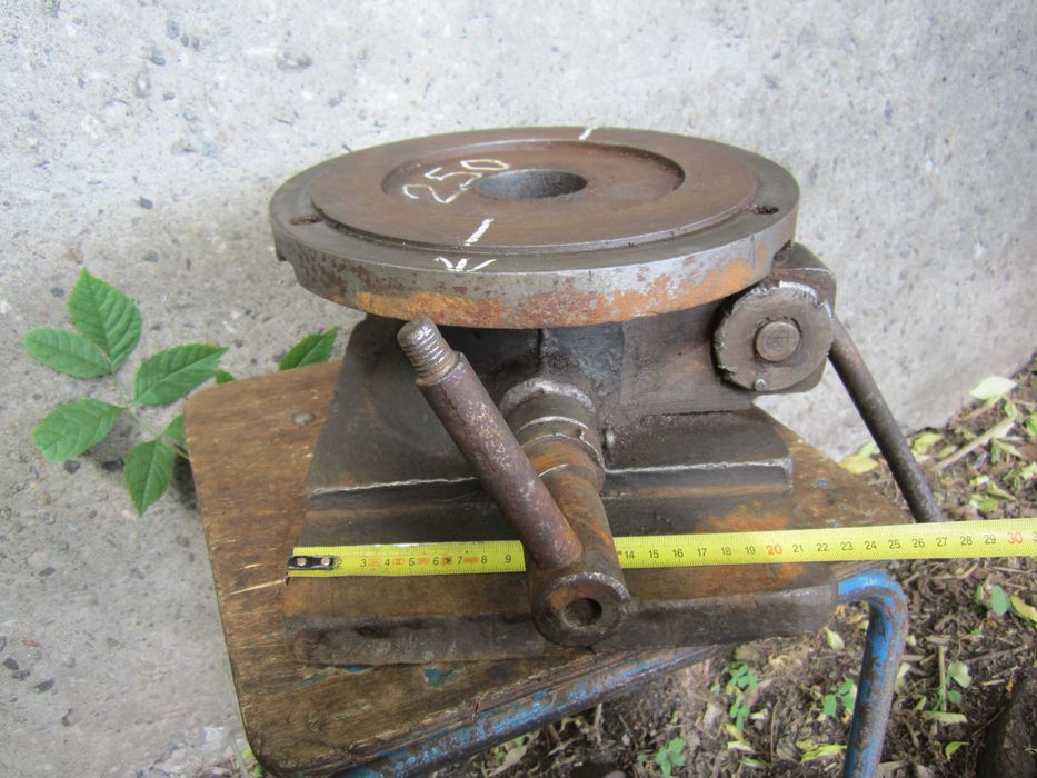 Патрон токарный  160  мм , планшайба 200 мм