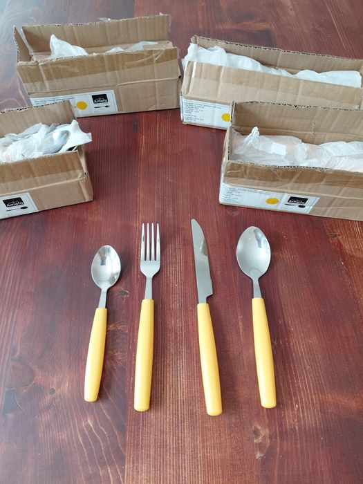 Zestaw sztućców stołowych