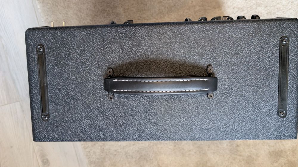 Revv D25 butikowy amp klasy premium