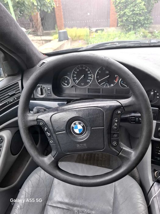 Авто Бмв е39 2.5 бензин