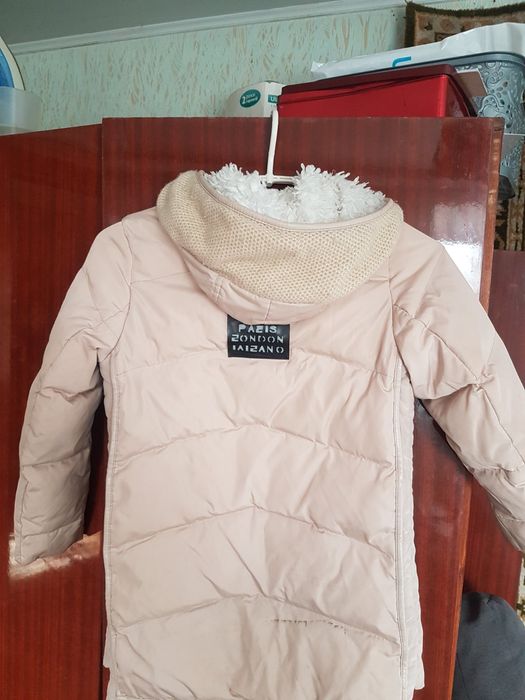 Пуховичок на дівчинку