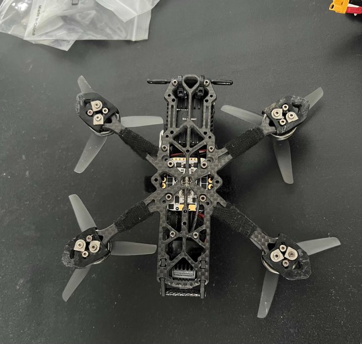 Dron FPV 3  sub250 Flywoo elrs 2,4 dji o4 lite