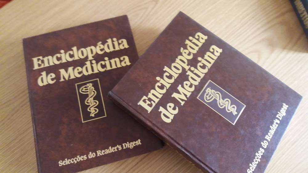 Enciclopédia medicina 2 volumes. Educacional
