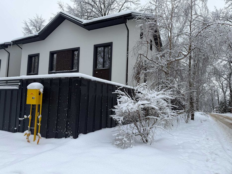 Дуплекс з газом, міськими комунікаціями. Поруч з КМ OAK GROVE TOWN