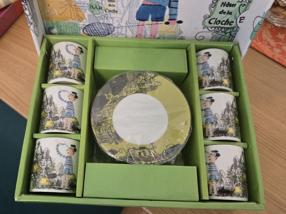 Serviço de café novo