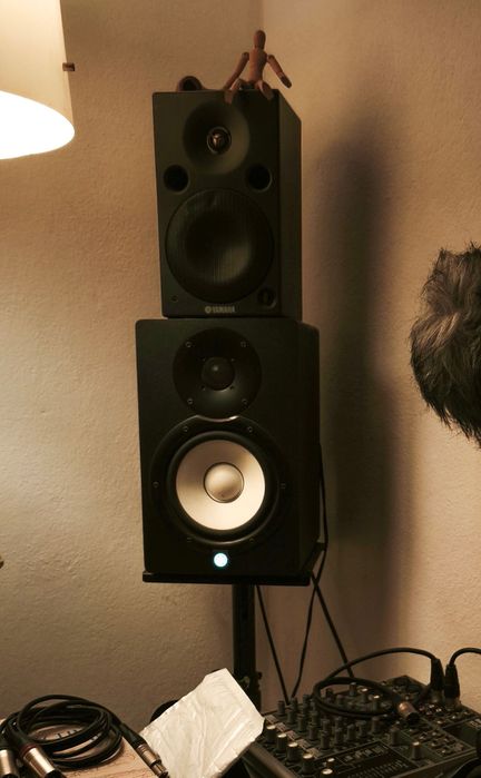 Yamaha HS7 - par de Monitores de Estúdio