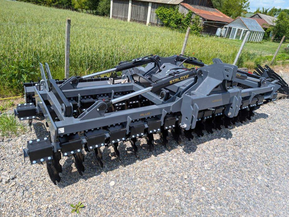 Hydrauliczna brona talerzowa hydraulicznie składana talerzówka