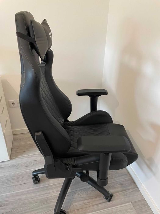 Cadeira Gaming ALPHA GAMER Zeta (Até 121 kg - Classe 4 - Preto)