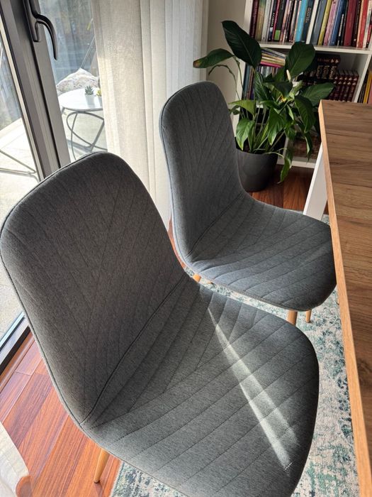 Mesa de jantar com 6 cadeiras modernas