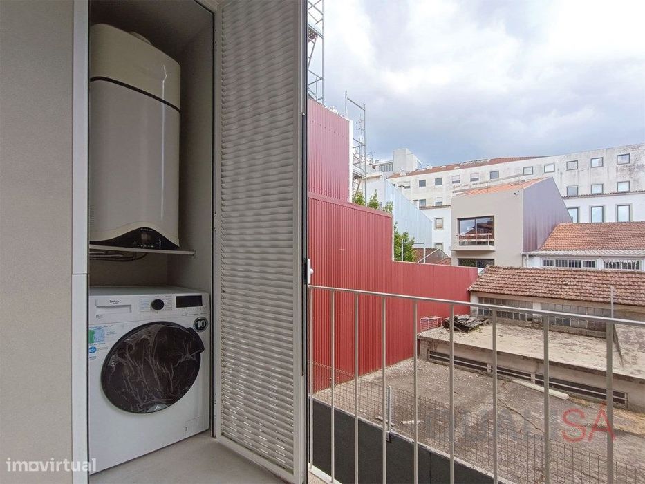 Apartamento T1 semi novo, equipado e mobilado no centro histórico d...