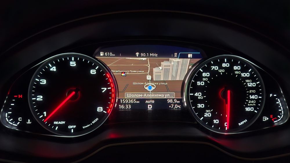 Продам Ауди Q7 m