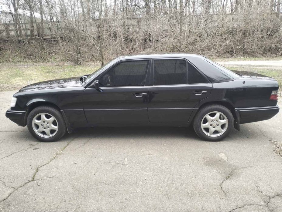 Продам Мерседес  W 124