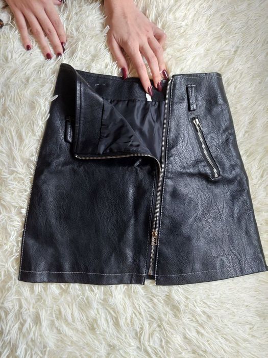 Юбка з екошкіри розмір S