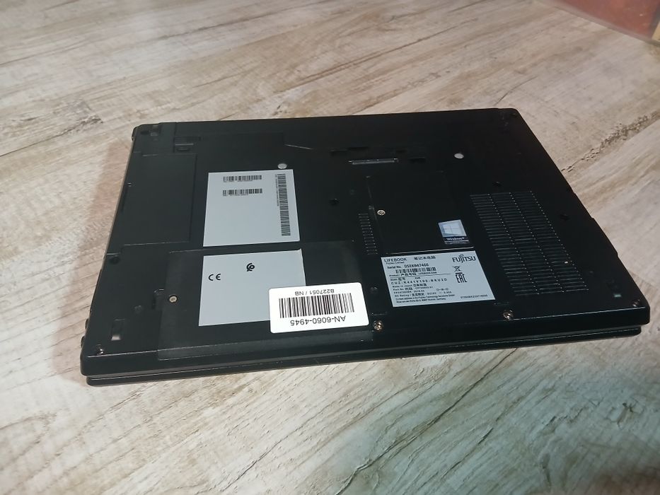 Ноутбук Fujitsu LIFEBOOK E546