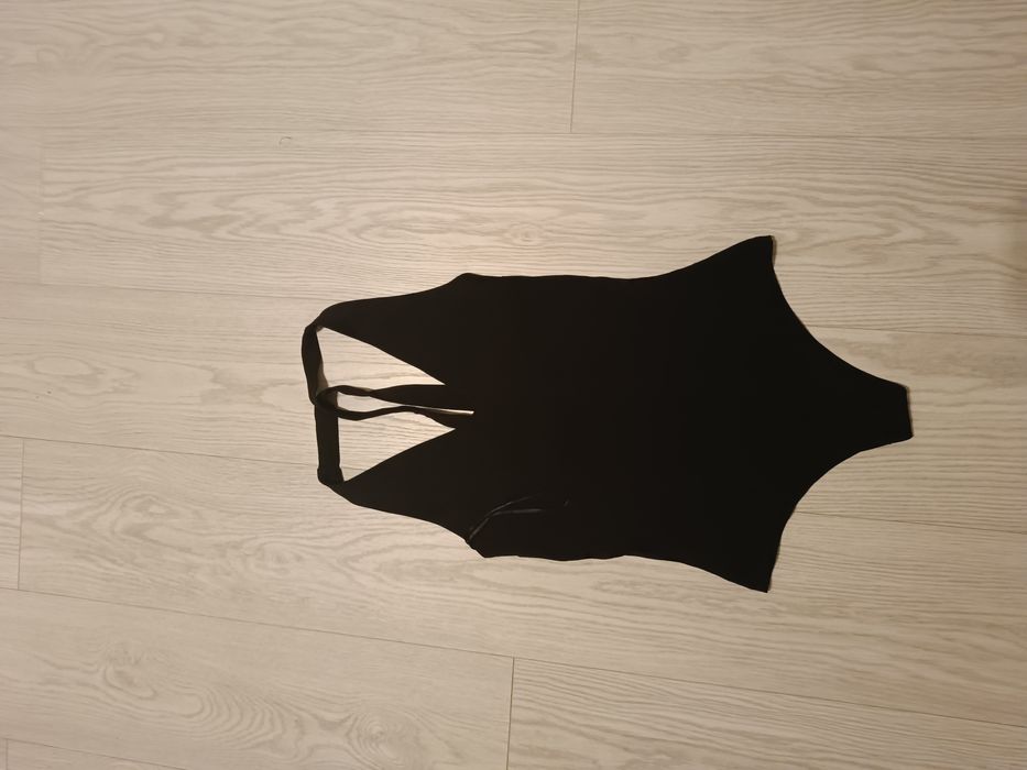 Body damskie na naramkach