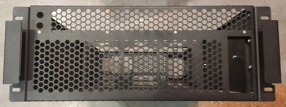 Великий серверний корпус 3U.