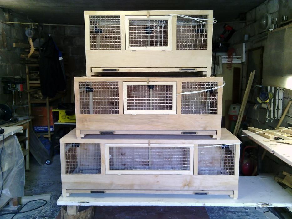 Брудер, ясли, клетка для цыплят.