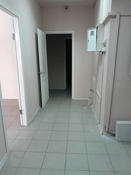 Оренда офіса з окремим входом з вулиці, біля метро Левада