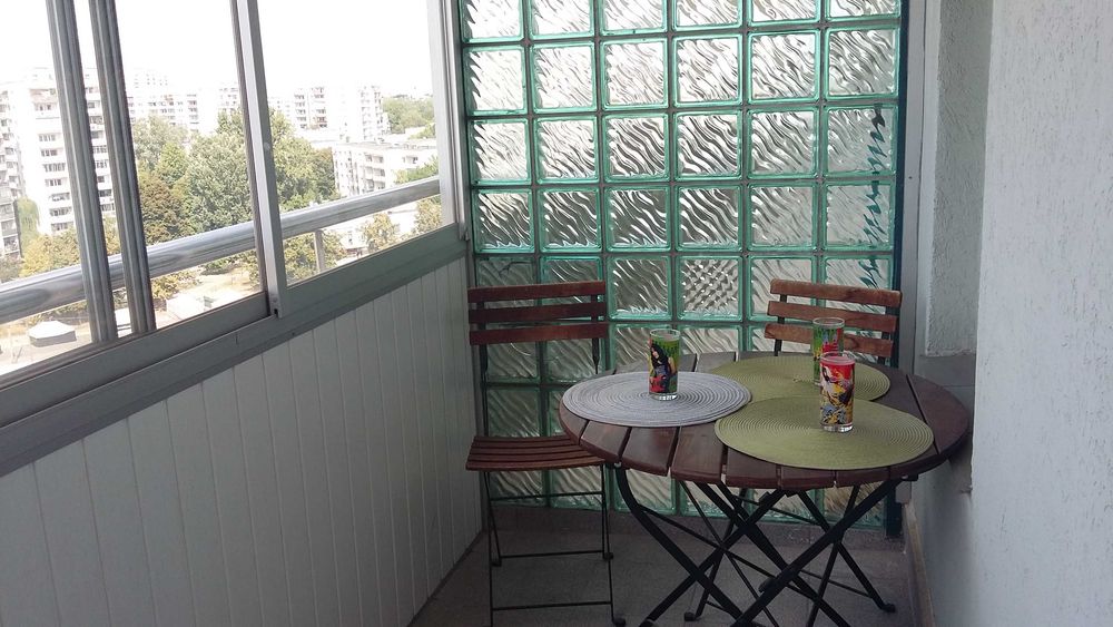 Bezpośrednio, kawalerka KEN 54, Ursynów, oszklony balkon