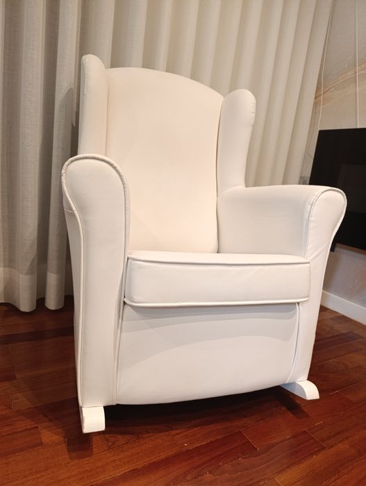 Cadeirão de Amamentação Micuna Nanny White – Pele Branca