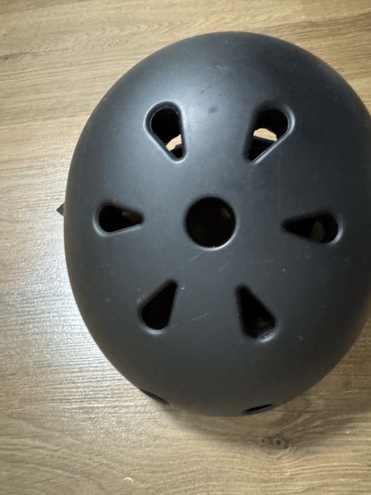 Захисний шолом для активностей, роликів