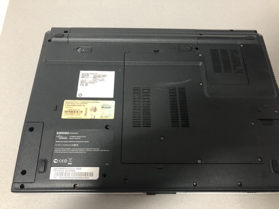 Pc portátil Fujitsu Siemens Esprimo mobile V6535