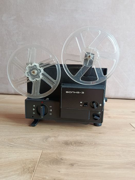 Projektor filmowy Wołna 3