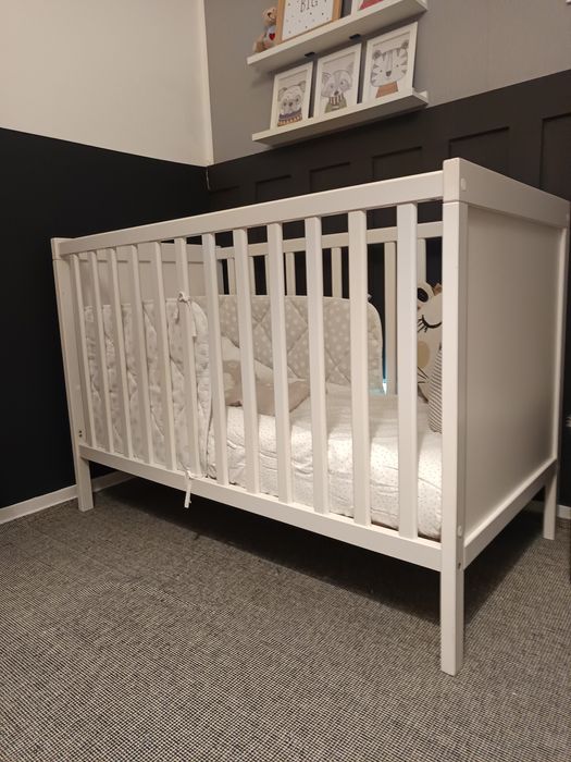 Berço com colchão IKEA