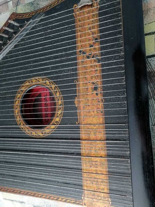 Zabytkowa cytra Menzenhauer