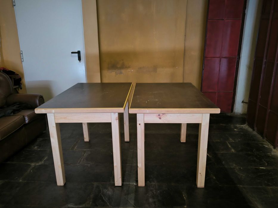 Mesa de jantar em madeira com quatro cadeiras rústicas, Perrine.