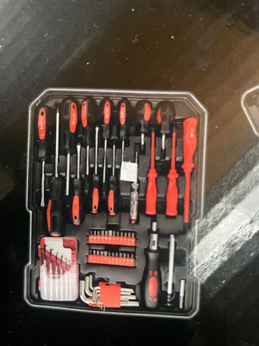Trolei de ferramentas  356 peças Nova e selada