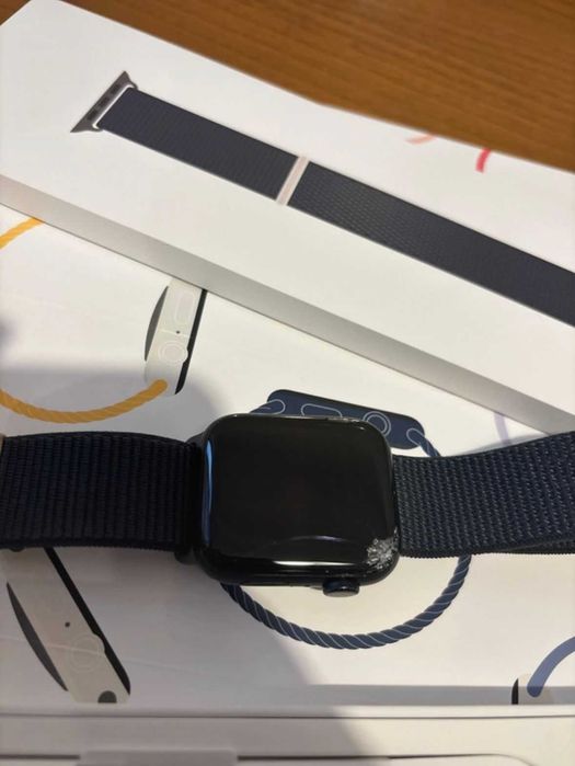 Apple Watch SE GPS (2ª Geração) 44 mm - Ecrã partido