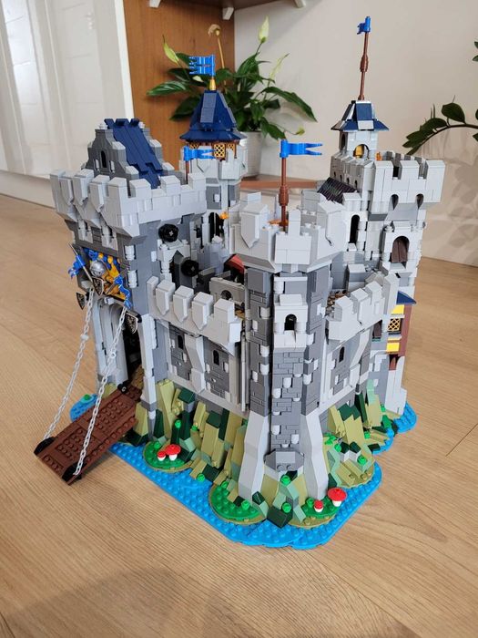 Lego MOC Falcon Master's Castle - Zamek Mistrza Sokoła + instrukcja