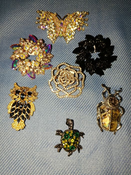 Продам брошки ,брошки-кулони