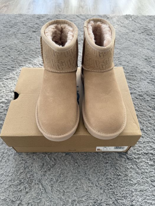 UGG Clsssic Mini Stitch śniegowce kozaki buty zimowe beżowe nowe 36
