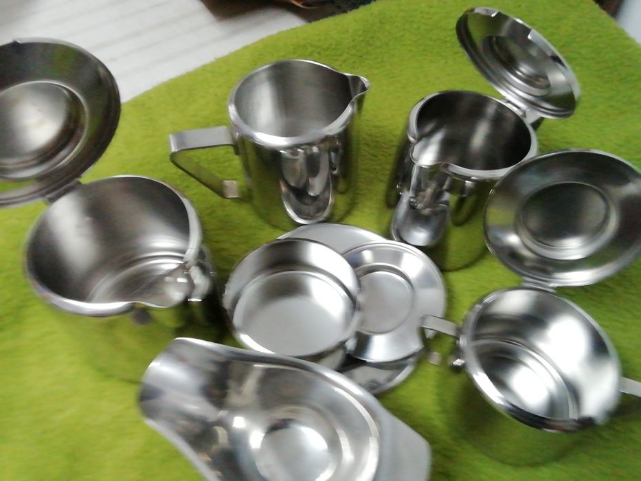 Serviço de inox novo
