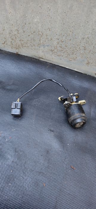 Zamek Klapy Bagażnika Audi 80 B4 Kombi Avant