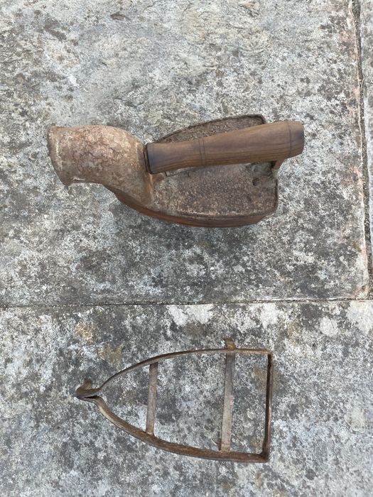 Ferro de brasas antigo