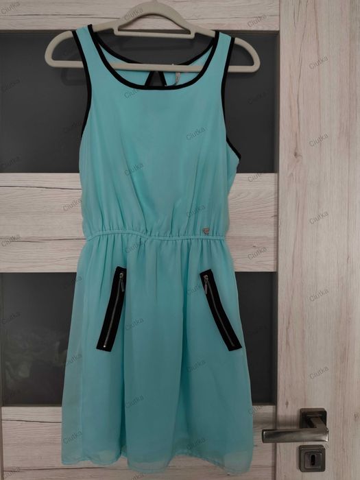 Piękna lekka zwiewna sukienka w kolorze morskim marki Chillin S 36