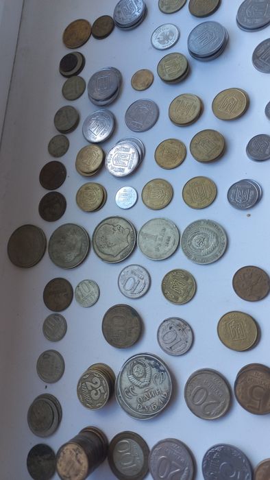 Продам монети різні