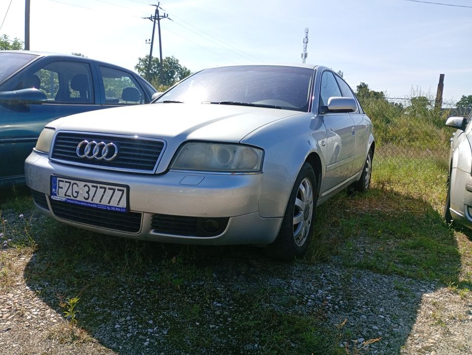 Audi A6 sedan   .