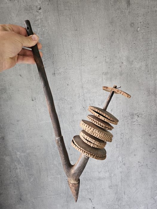 Stary afrykański instrument grzechotka Sistrum.