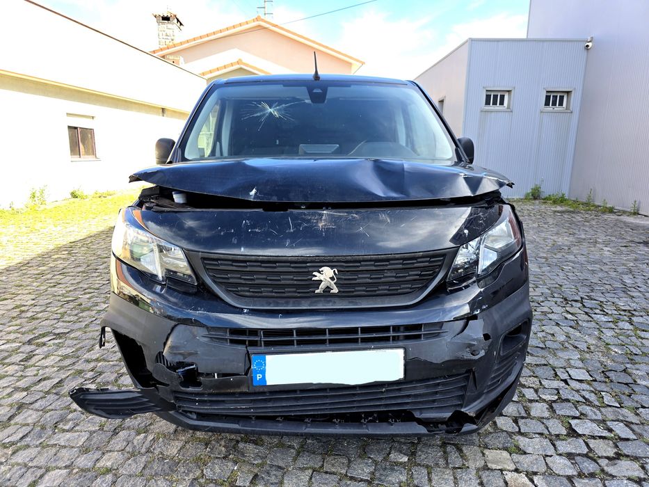 Peugeot Partner 1.5 BlueHDI 03/2021 Nacional c/ caixa térmica