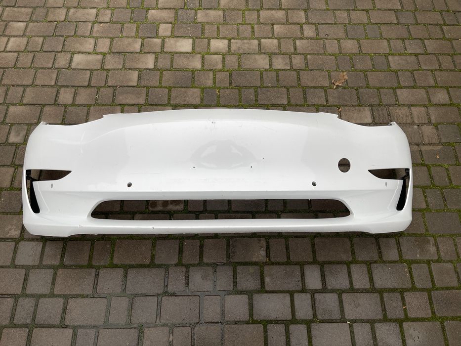 Бампен передній Tesla Model 3 під партроніки