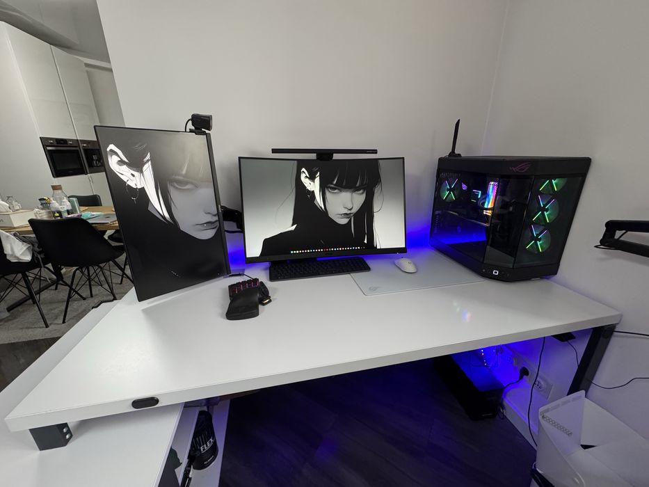 Стіл для роботи, ігор або навчання. Дуже якісний.